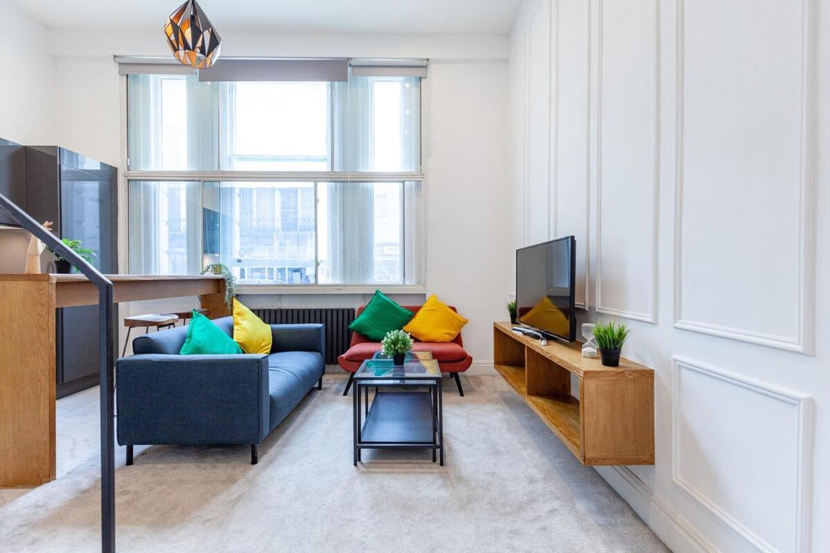 Two Bedroom Flat Next To Paddington St * London